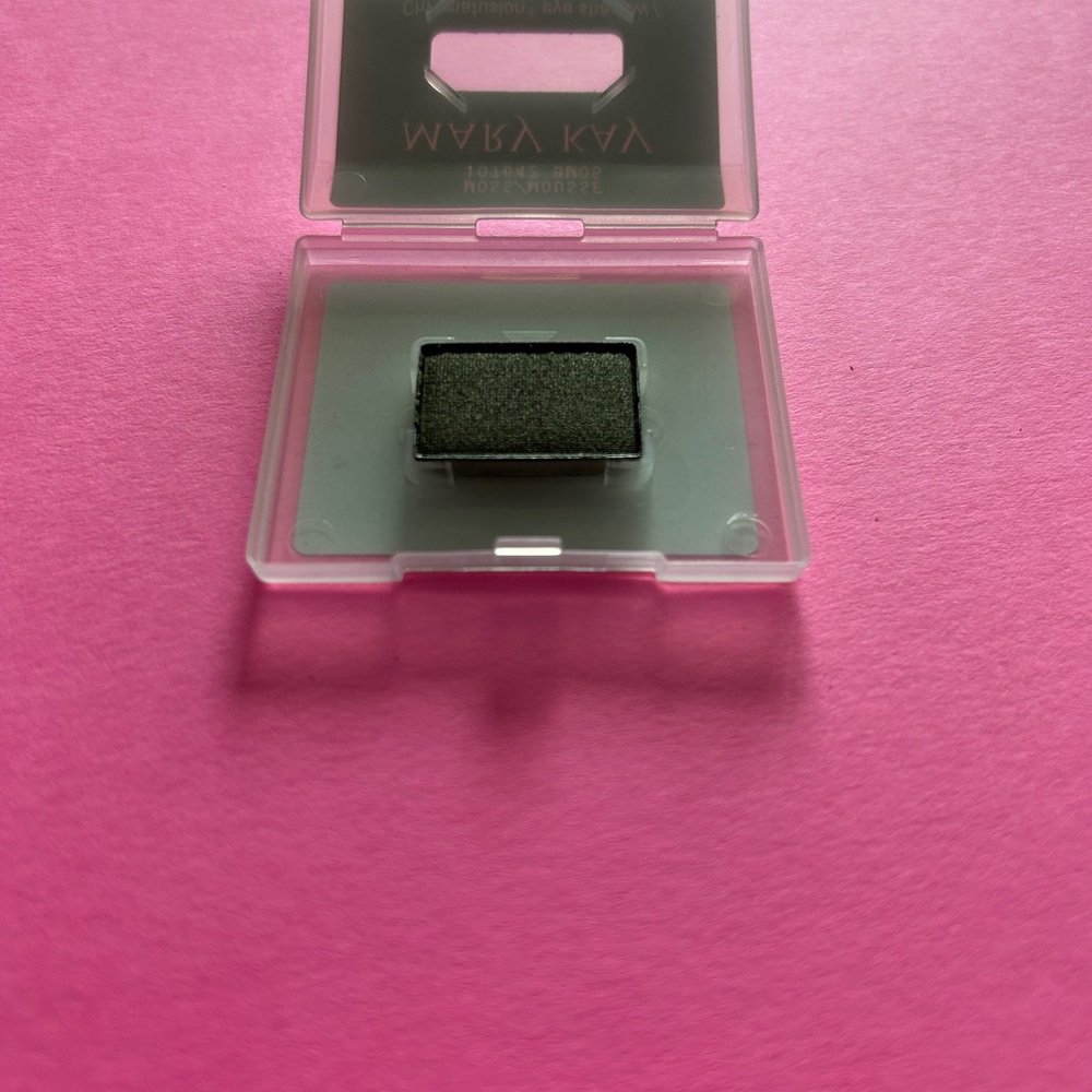 New Single Eyeshadow - Moss
